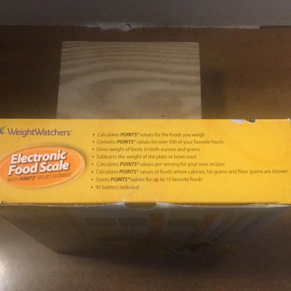WEIGHTWATCHERS ELECTRONIC FOOD SCALE WITH POINTS VALUE DATABASE.